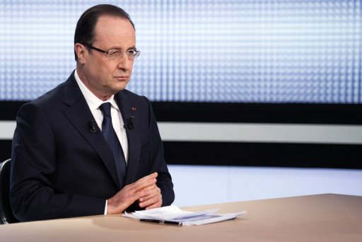 1754515470_hollande_a_la_tv_la_droite_une_partie_de_la_ga
