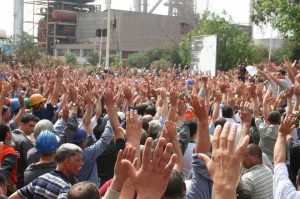 Grève des travailleurs d'Arcelor Mittal, en Algérie, en 2011, contre le statut lié à la sous-traitance