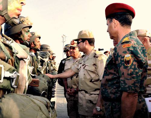 Le 13 juin 2013, Al-Sissi passait ses troupes en revue...