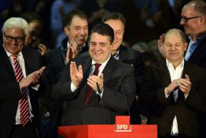 Le président du SPD, Sigmar Gabriel, annonce le «Oui» à la Grande   coalition, le 14 décembre 2013