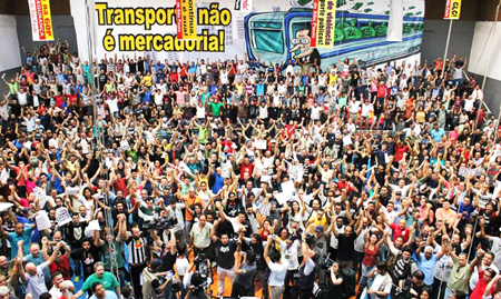 Assemble des grévistes du métro le 8 juin 2014