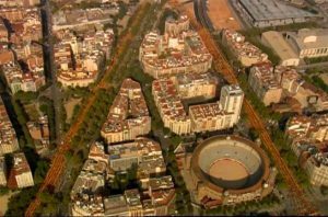 Le "V" formé par les différents secteurs d'une manifestation ayant réunit, selon la Guardia Urbana de Barcelona, 1,8 millions de personnes.