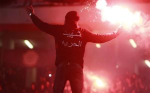 «Après le renversement de Moubarak, les chants des Ultras soutenant la   révolution étaient courants» (Egypt Independent, 17 mai 2015)