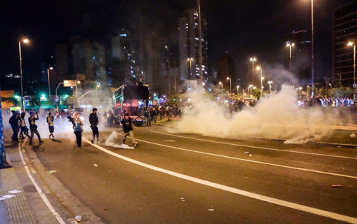 Dimanche 4 septembre, à São Paulo, une manifestation pacifique attaquée par la police militaire