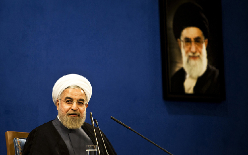 Hassan Rohani, sous le regard du Guide....